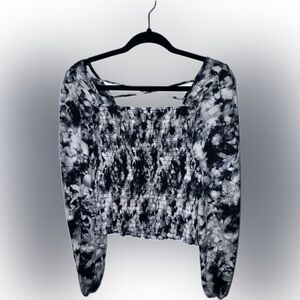 Black tie dye crop top square neck size M